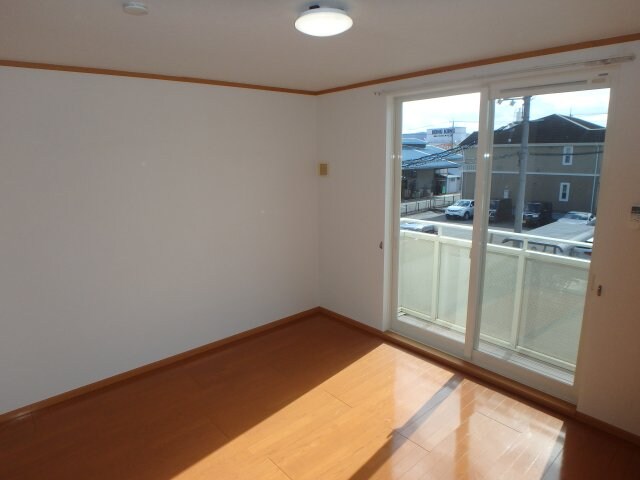 物件内観写真11　(総社市井手　グランパレＫ　1LDＫ　居間・リビング)