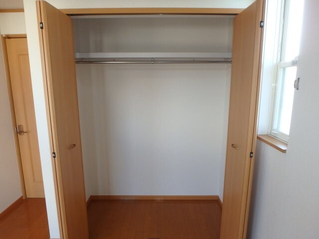 物件内観写真13　(総社市井手　グランパレＫ　1LDＫ　北洋室収納)