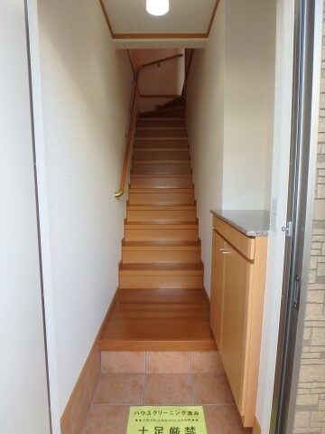 物件内観写真23　(総社市井手　グランパレＫ　1LDＫ　玄関)