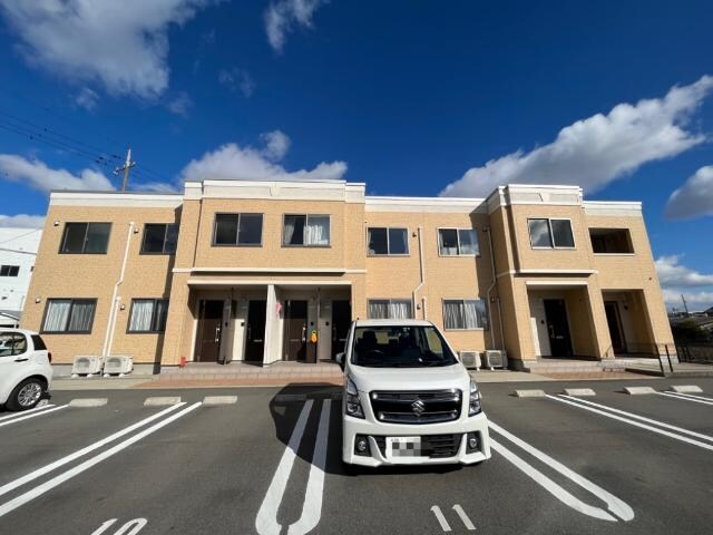 物件外観写真1　(外観写真（昼）)