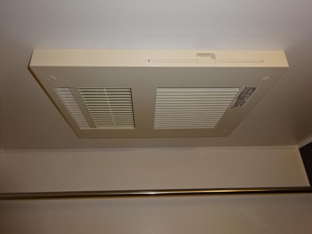 物件内観写真25　(浴室換気乾燥機)
