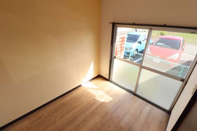 物件外観写真3　(ハローズ田ノ上店 1161m)