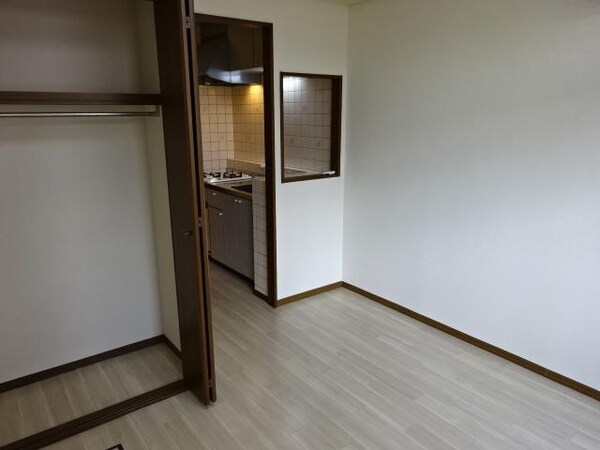 居室(エアコン、照明器具付き)