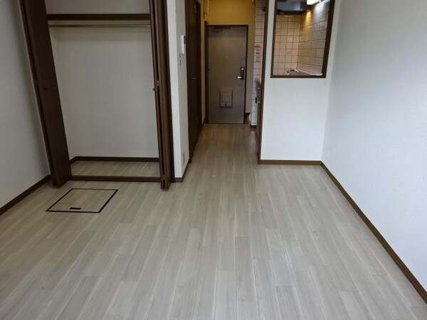 居室(エアコン、照明器具付き)