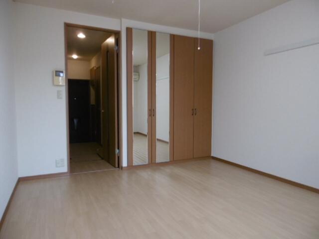 物件内観写真2　(洋室)