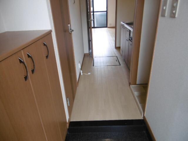 物件内観写真7　(玄関)