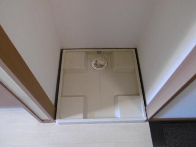 物件内観写真14　(洗濯機置場)