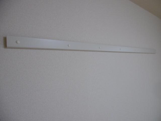 物件内観写真20　(洋服掛け)