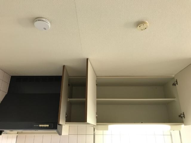 物件内観写真26　(吊り戸棚)