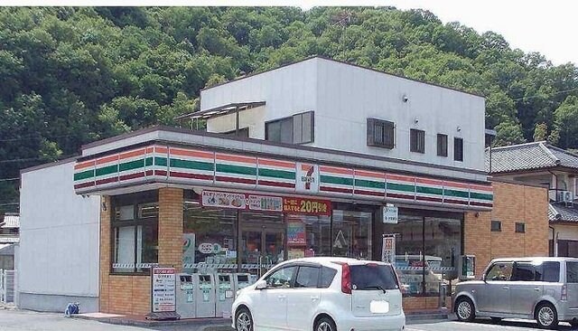物件外観写真4　(セブンイレブン岡山足守大井店まで450m)
