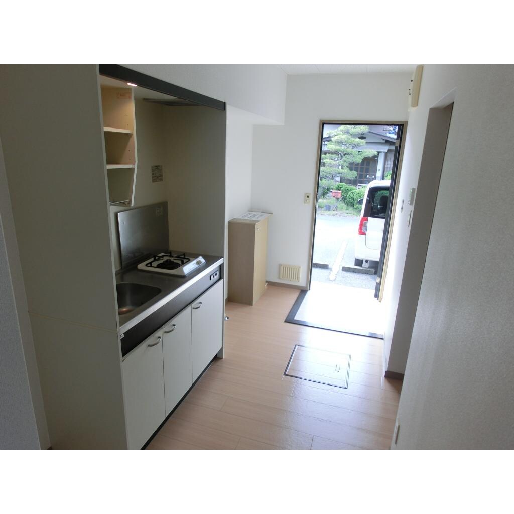 物件内観写真7　(玄関)