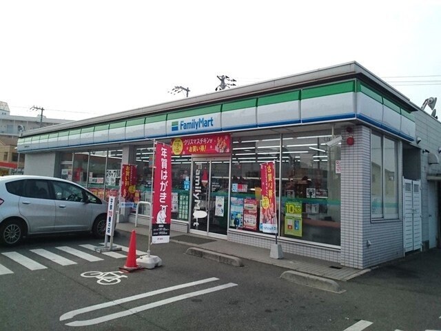 物件外観写真4　(ファミリーマート　中島松之内店まで650m)