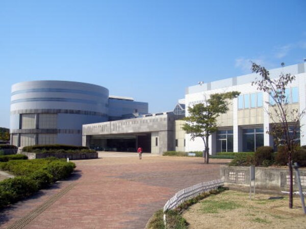周辺環境(倉敷市役所 社会教育施設 ライフパーク倉敷 市民 1481m)