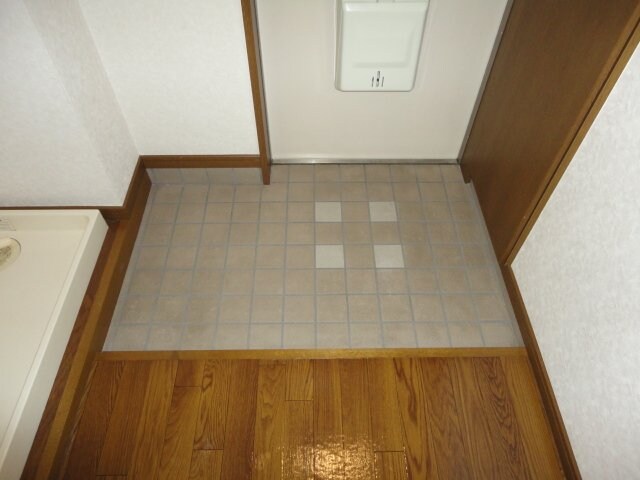 物件内観写真28　(玄関)