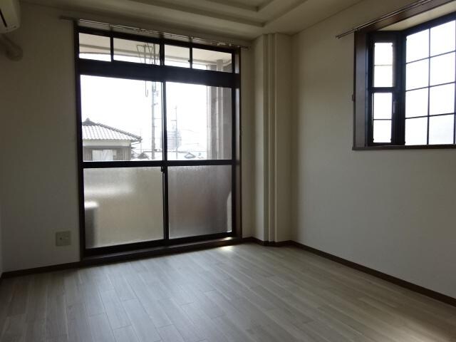 物件内観写真28　(洋室)