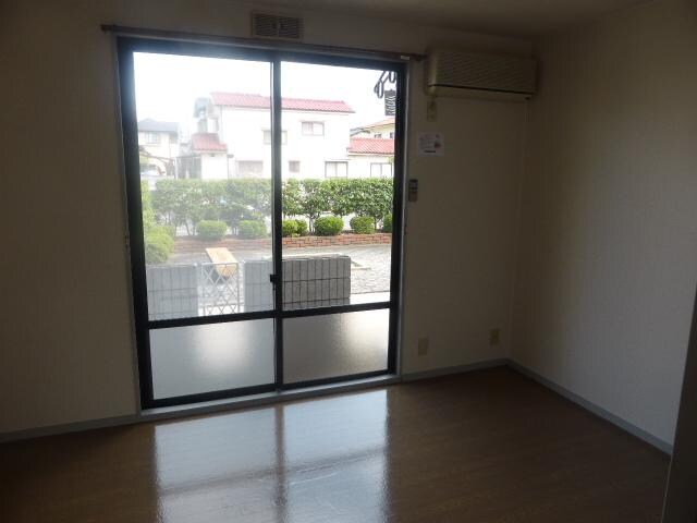 物件内観写真3　(洋室)