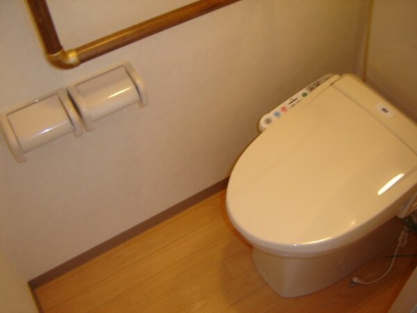 トイレ(シャワー付トイレ)