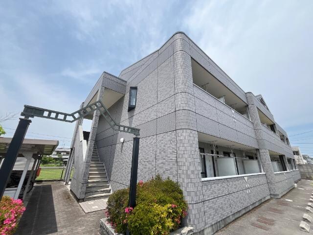 物件外観写真1　(外観写真（昼）)