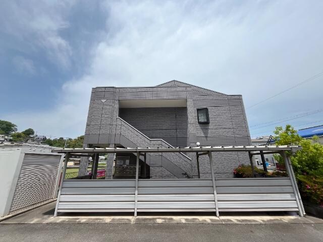 物件外観写真2　(外観写真（昼）)