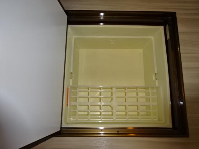 物件内観写真26　(床下収納)
