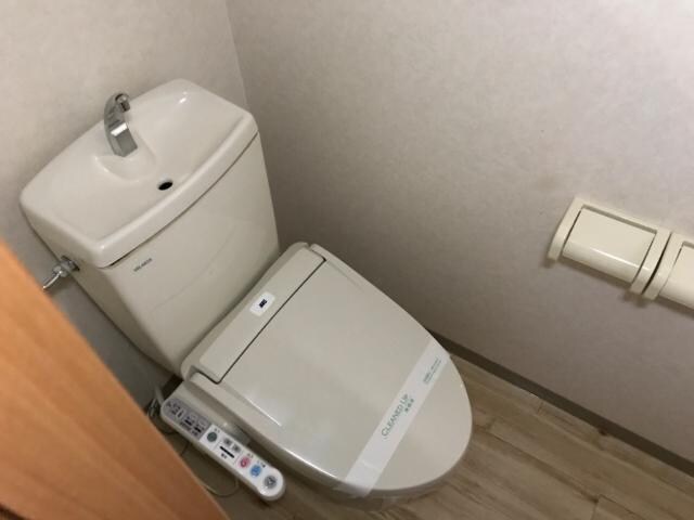 物件内観写真15　(シャワー付トイレ)