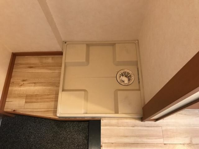 物件内観写真18　(洗濯機置場)