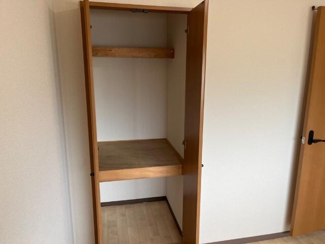 物件内観写真15　(北洋室収納)