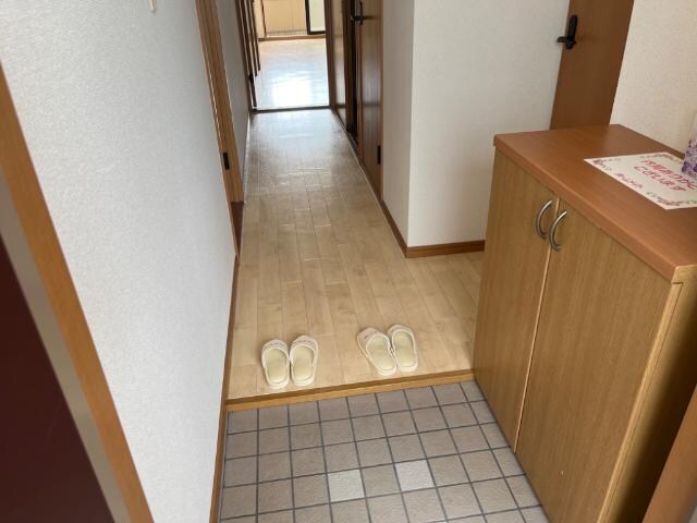 物件内観写真24　(玄関)