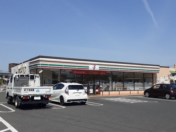 周辺環境(セブンイレブン豊成3丁目店まで900m)