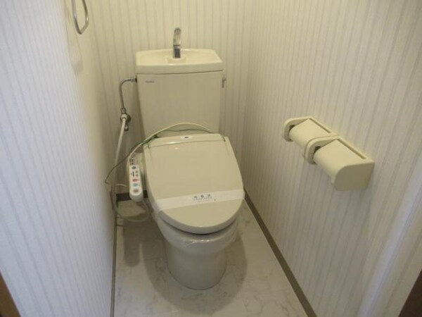 トイレ(シャワー付トイレ)