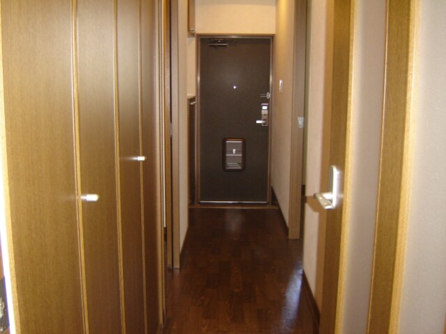 物件内観写真9　(廊下)