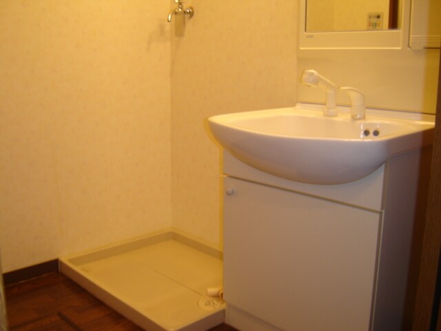 物件内観写真15　(洗髪洗面化粧台)