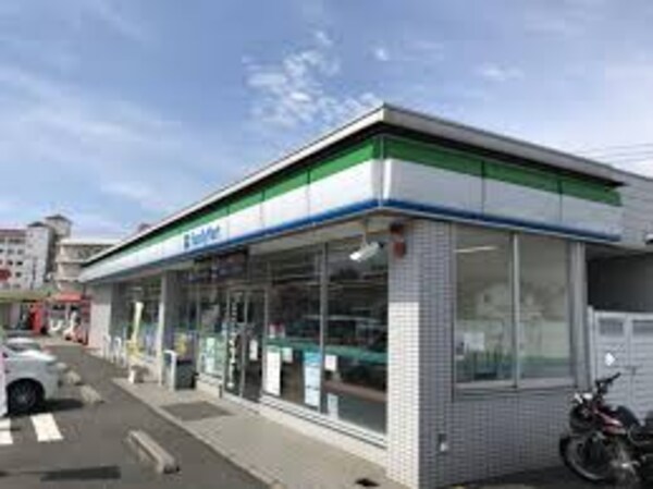 周辺環境(ファミリーマート 倉敷中島松之内店 628m)