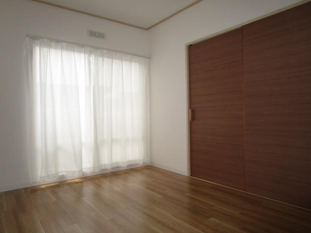 物件内観写真6　(洋室)