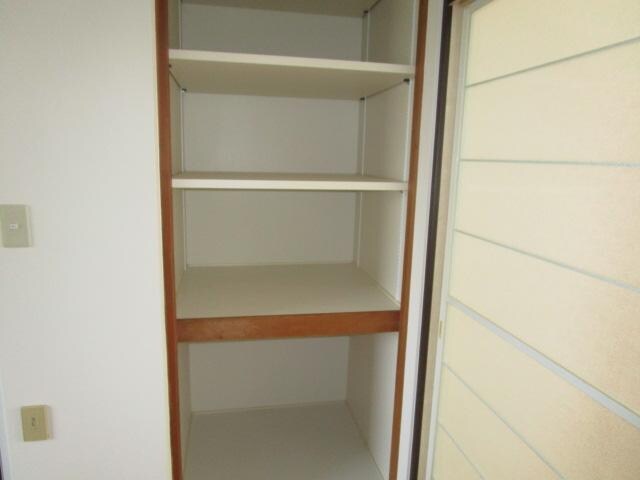 物件内観写真13　(収納)