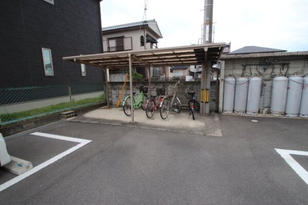 駐車場(わたなべ生鮮館庭瀬店 163m)