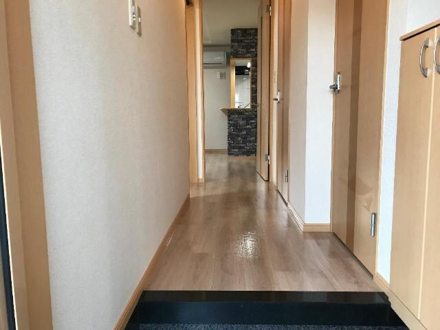 物件内観写真2　(廊下)