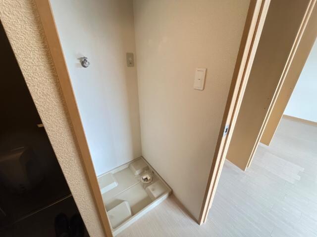 物件内観写真14　(洗濯機置場)