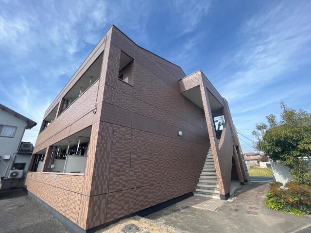 物件外観写真2　(外観写真（昼）)