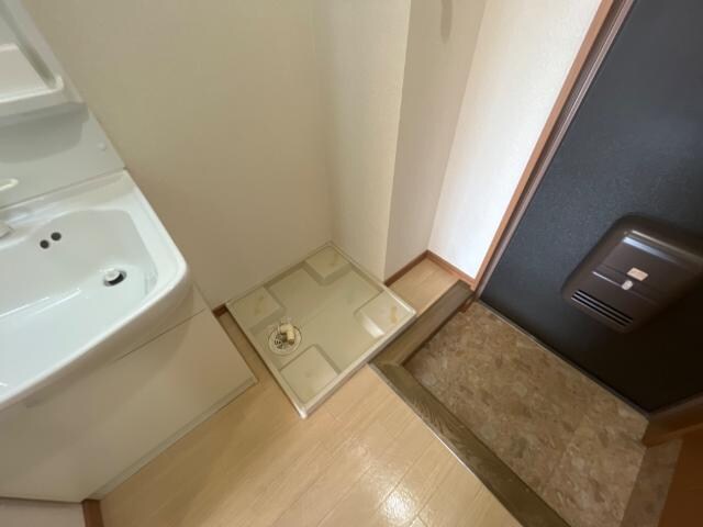 物件内観写真20　(洗濯機置場)