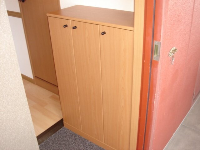 物件内観写真16　(下駄箱下)