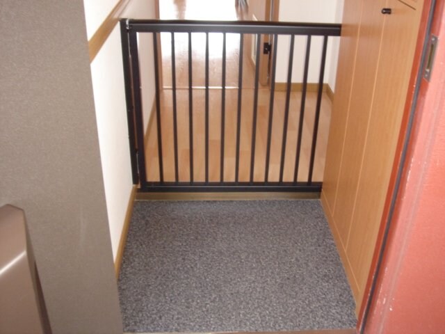 物件内観写真20　(ペット用玄関フェンス)