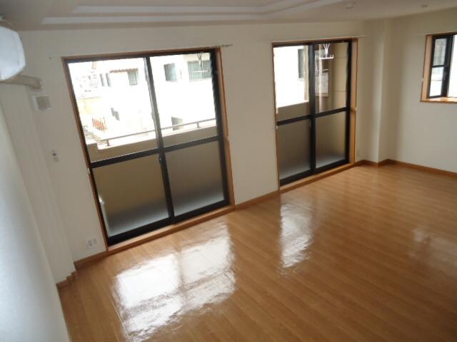 物件内観写真11　(リビング（イメージ）)