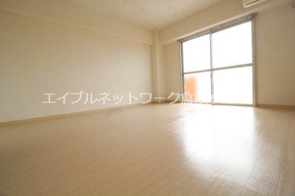 居室(同タイプのお部屋の写真です)