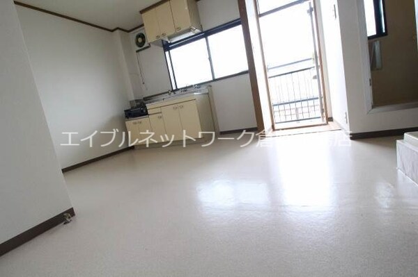 居室(同タイプのお部屋の写真です)