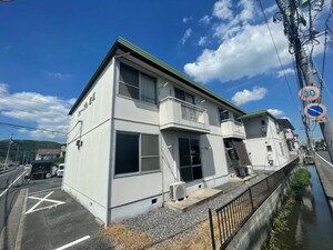 フォーブル庭瀬　西棟外観写真