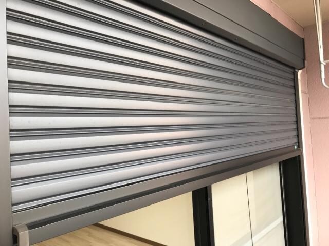 物件内観写真19　(防犯シャッター)