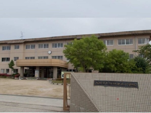 物件外観写真8　(岡山市立総社中央小学校まで200m)