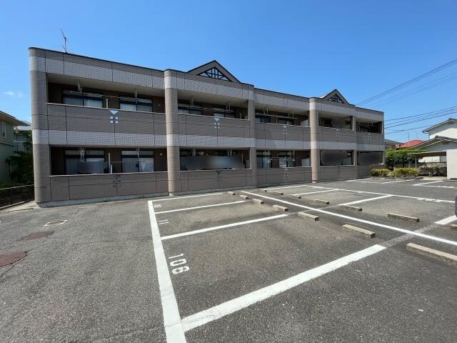 物件外観写真2　(外観写真（昼）)