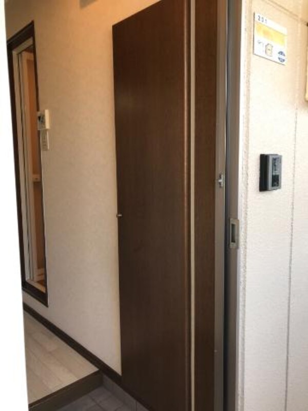玄関(玄関)
